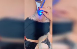 Ellen Silva em Delírio Solo com Brinquedo