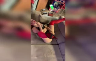 Maisa Pravo nua tocando siririca