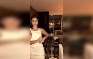 Morena Novinha Peladinha se Exibindo