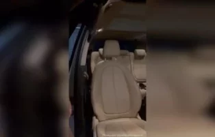 Debora Peixoto se masturba intensamente durante corrida de Uber