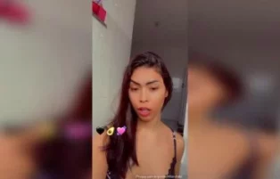 Fabi Hillary leva plug no cu e consolo na buceta