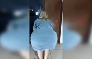 Aline Escobar pelada dando o cu no OnlyFans