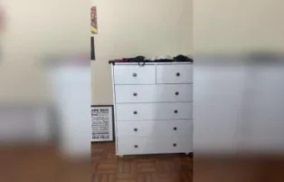Rebolando com calcinha enfiada no cu gostoso