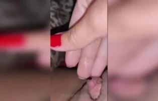 Geisy Arruda nua mostra a buceta em vídeos de putaria