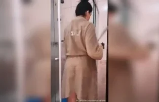 Luiza Ambiel pelada se masturbando no banho